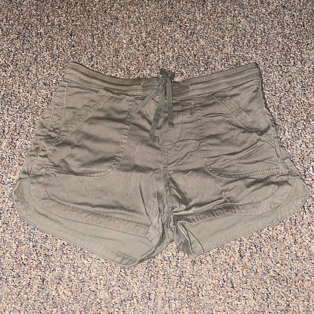 Army green union bay shorts size large